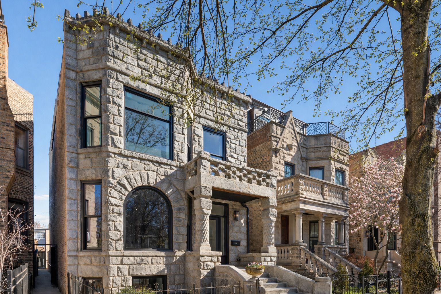 3711 N Magnolia Avenue — Chicago, IL 60613