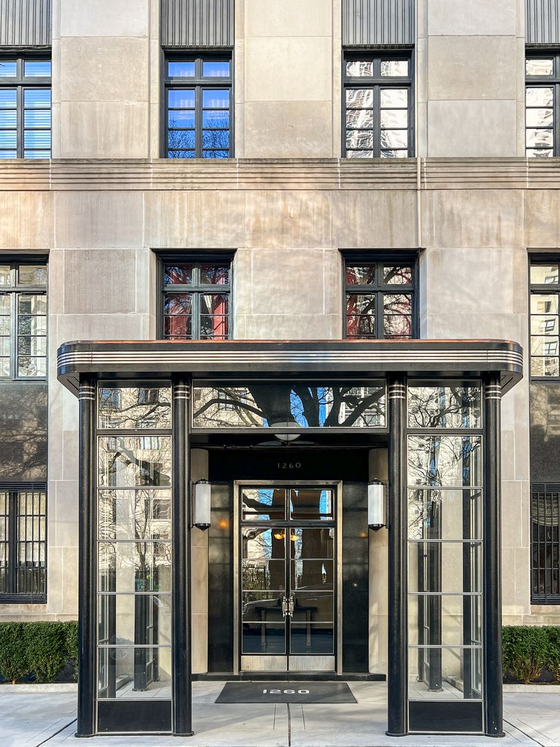 1260 N Astor Street #7 — Chicago, IL 60610