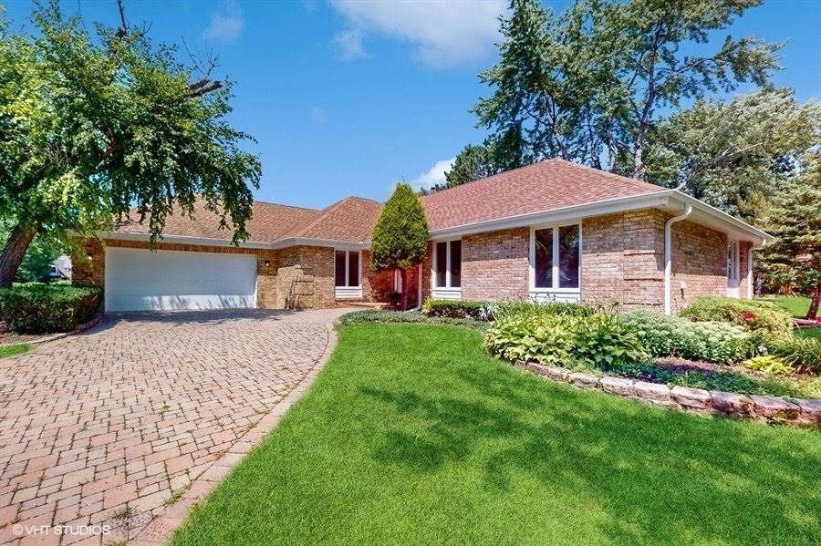 8473 Canterberry Drive — Burr Ridge, IL 60527