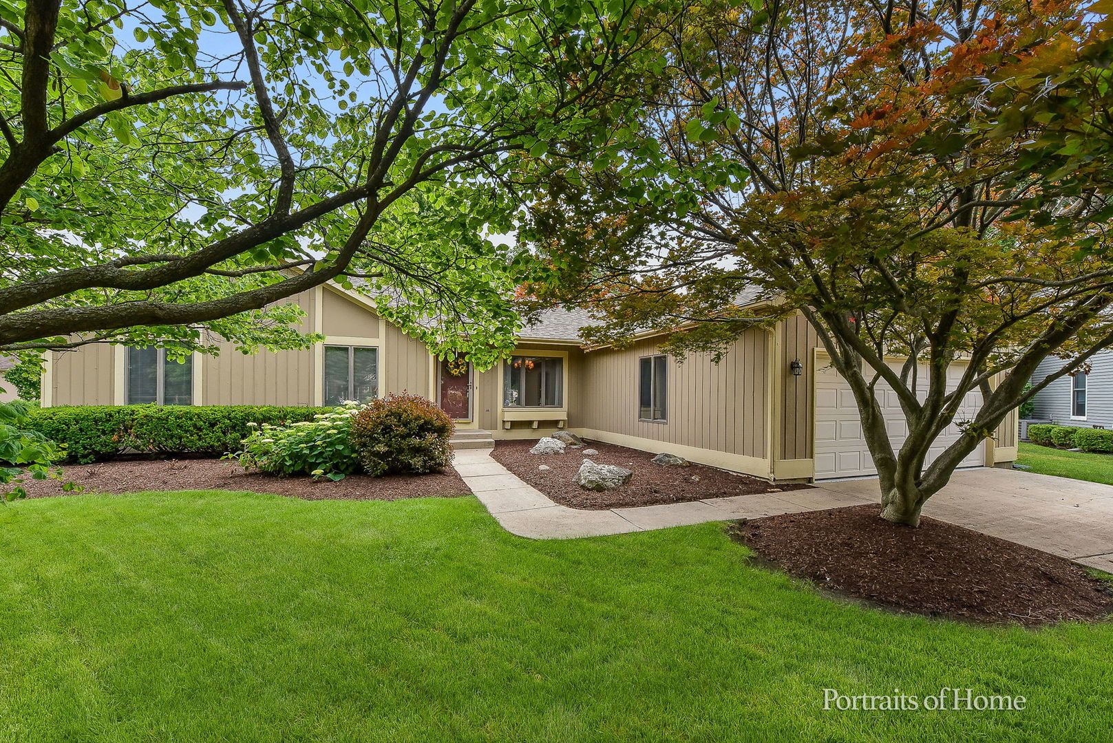 674 Honeysuckle Drive — Naperville, IL 60540