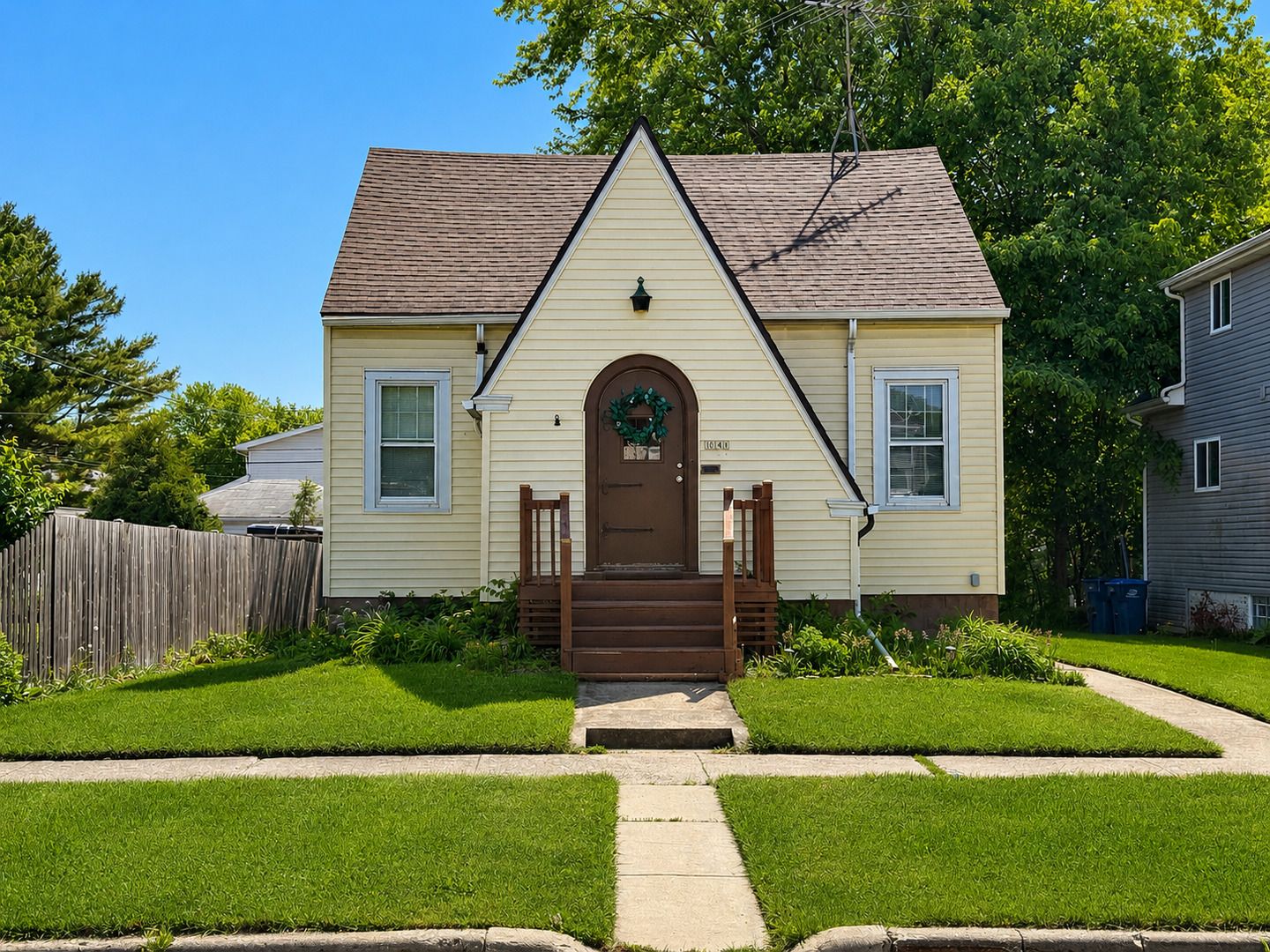 1141 Victoria Avenue — North Chicago, IL 60064