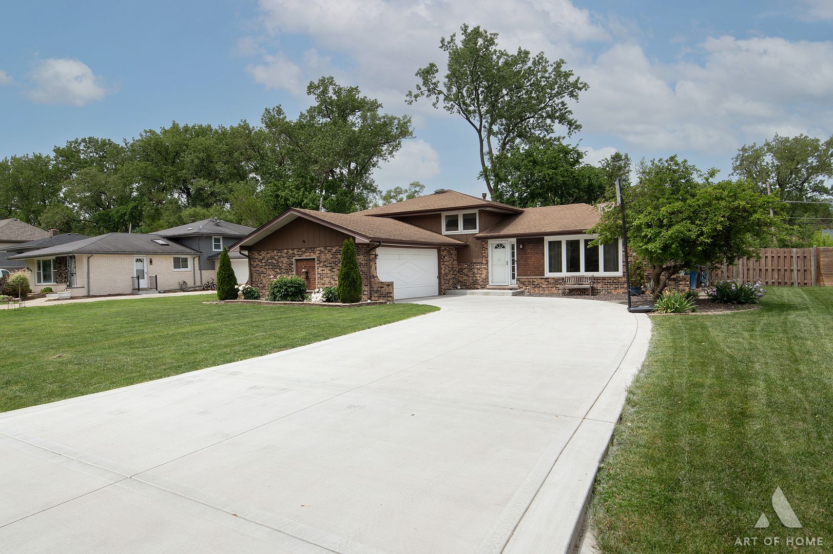 10136 Charles Avenue — Palos Hills, IL 60465