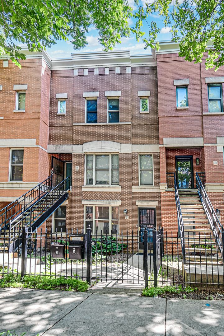 1441 W Fillmore Street #A — Chicago, IL 60607