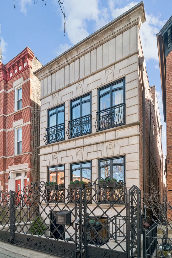 1939 N Bissell Street — Chicago, IL 60614