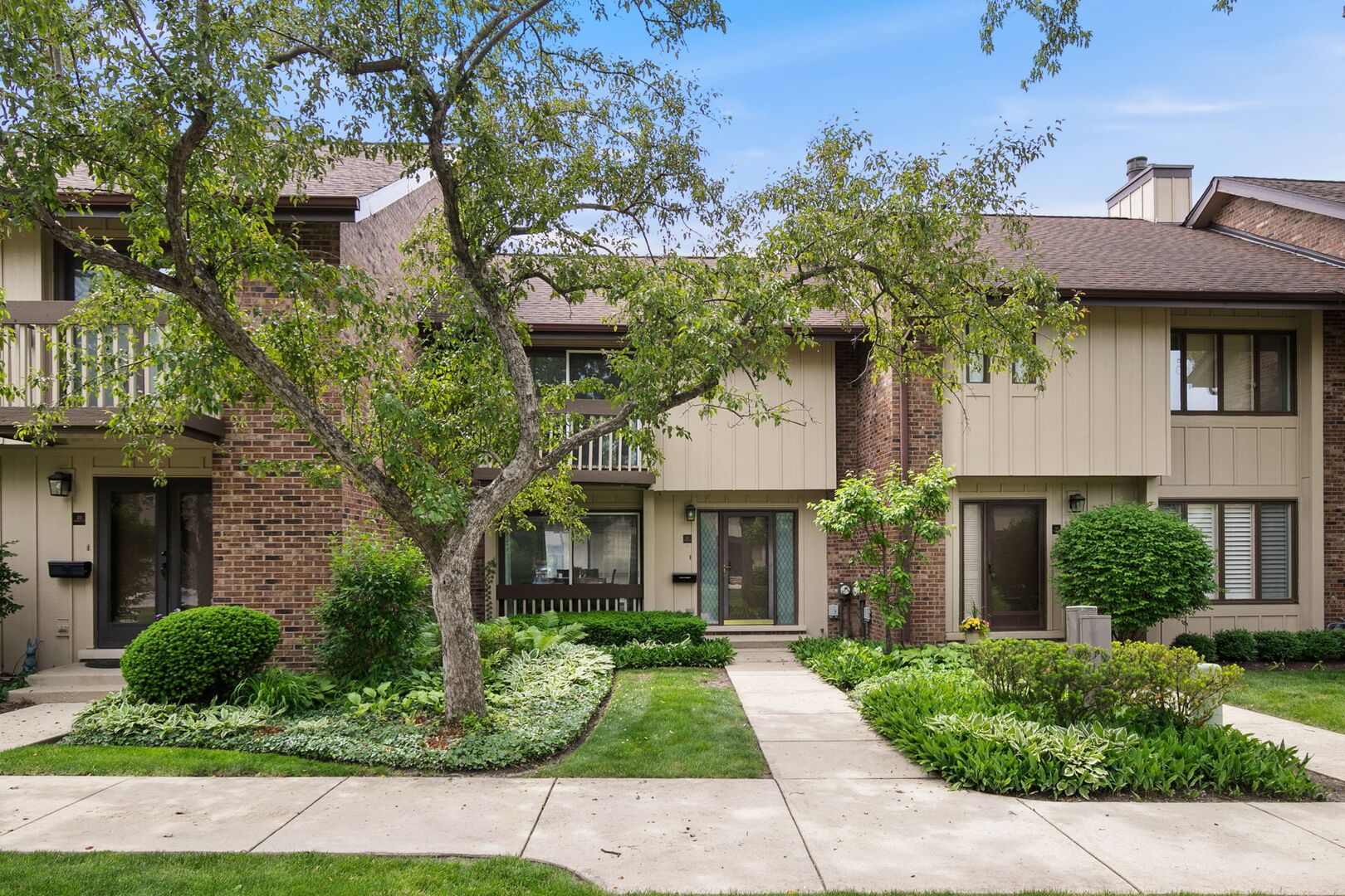 21 Kyle Court — Willowbrook, IL 60527