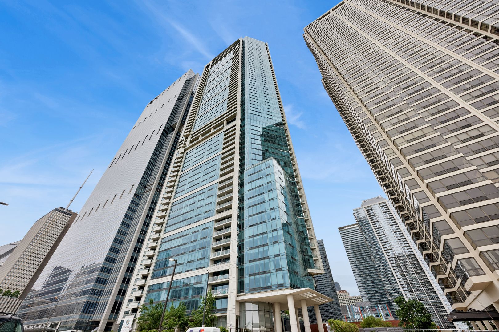 340 E Randolph Street #1701 — Chicago, IL 60601