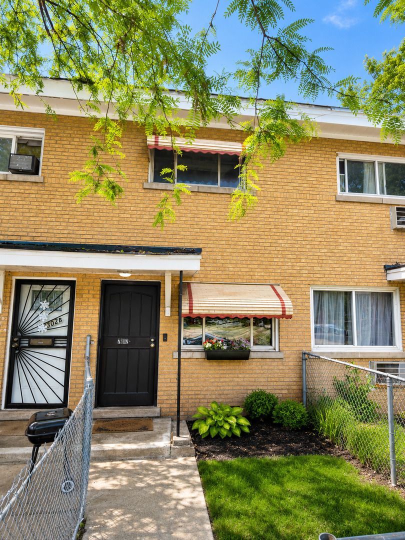 7302 S Dorchester Avenue #A — Chicago, IL 60619