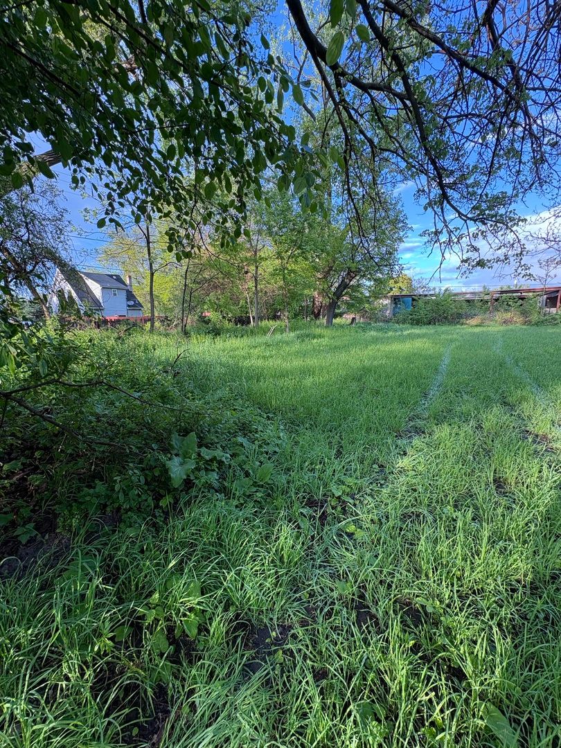 13523 S Sawyer Avenue — Robbins, IL 60472
