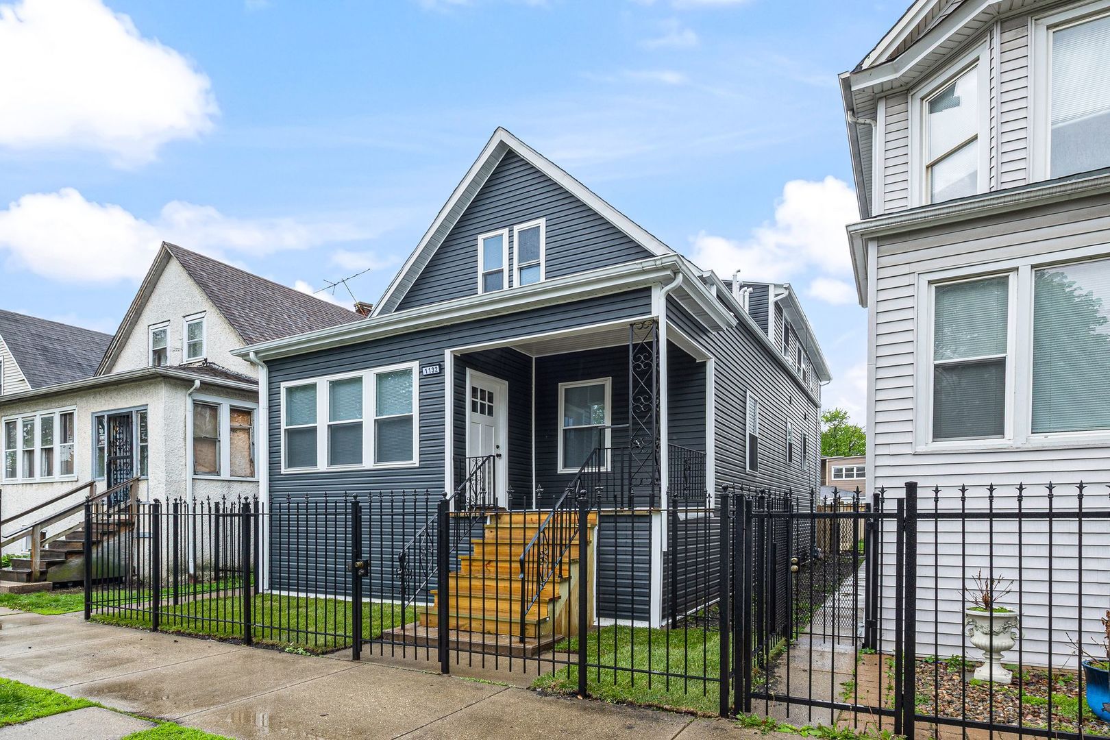 1132 N Waller Avenue — Chicago, IL 60651
