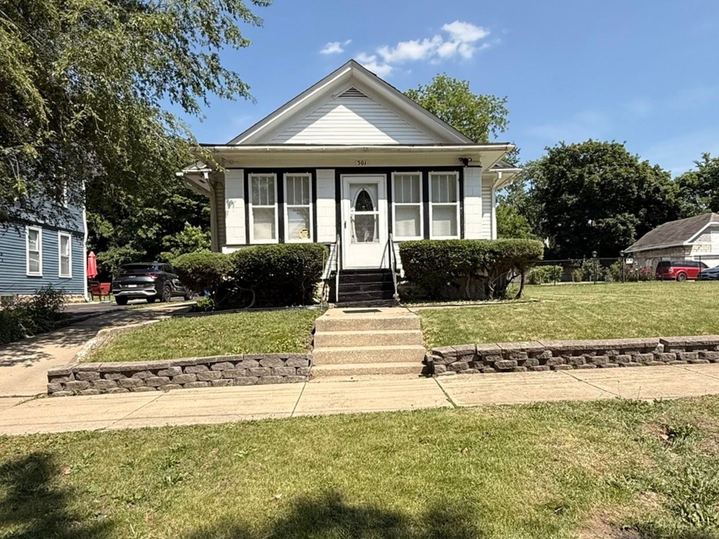 301 N May Street — Aurora, IL 60506