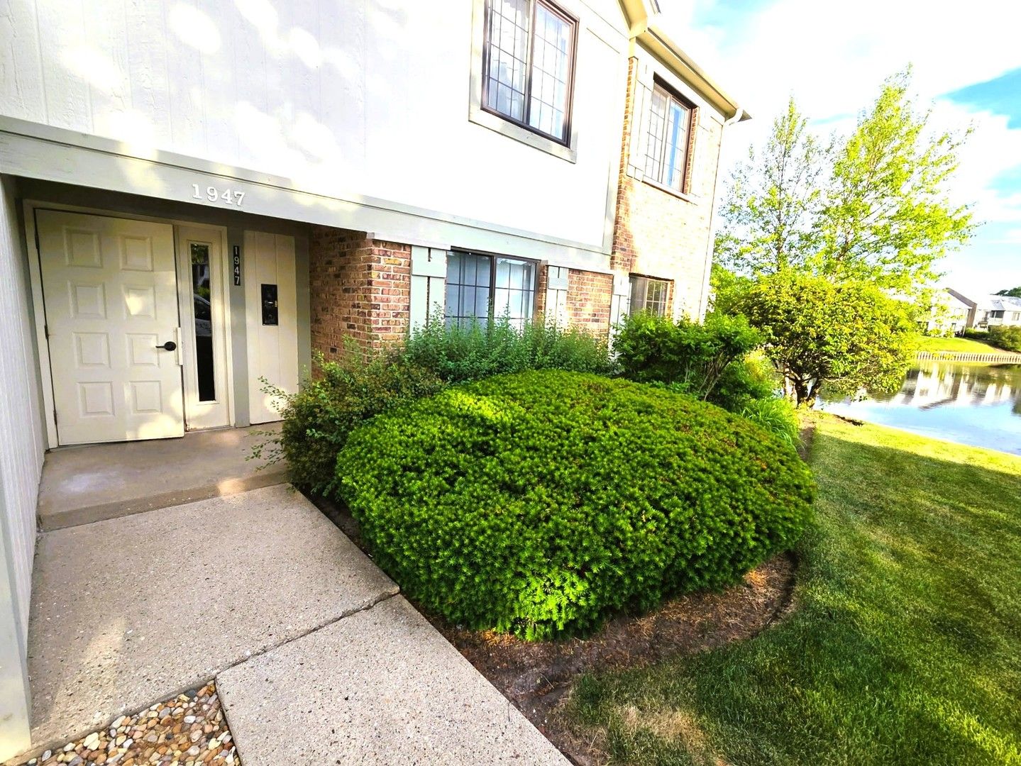 1947 N Brice Court #2 — Palatine, IL 60074