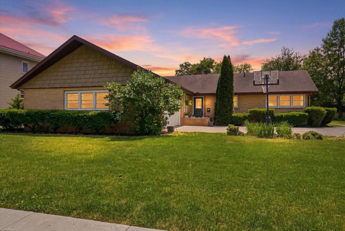 409 E Oak Street — Fairbury, IL 61739