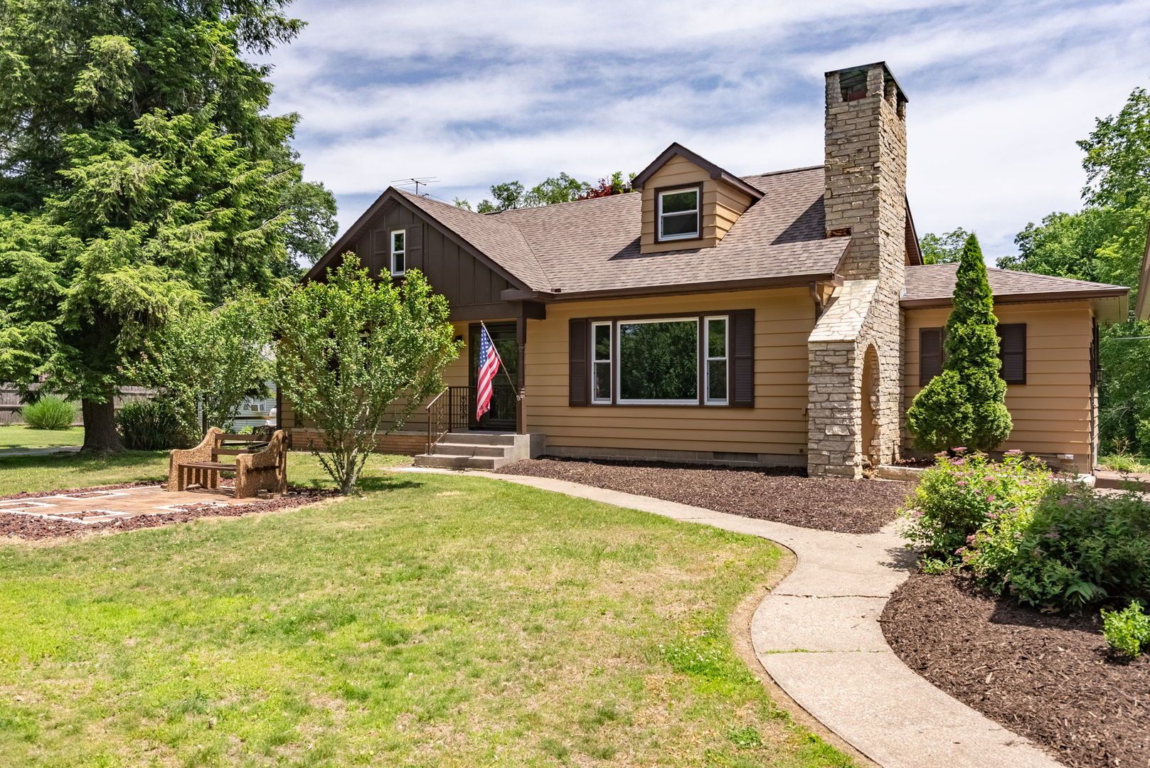 1220 54 Street Court — Moline, IL 61265