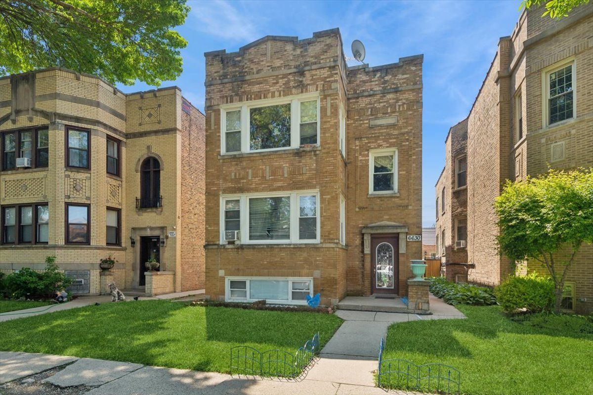 6630 N Maplewood Avenue — Chicago, IL 60645