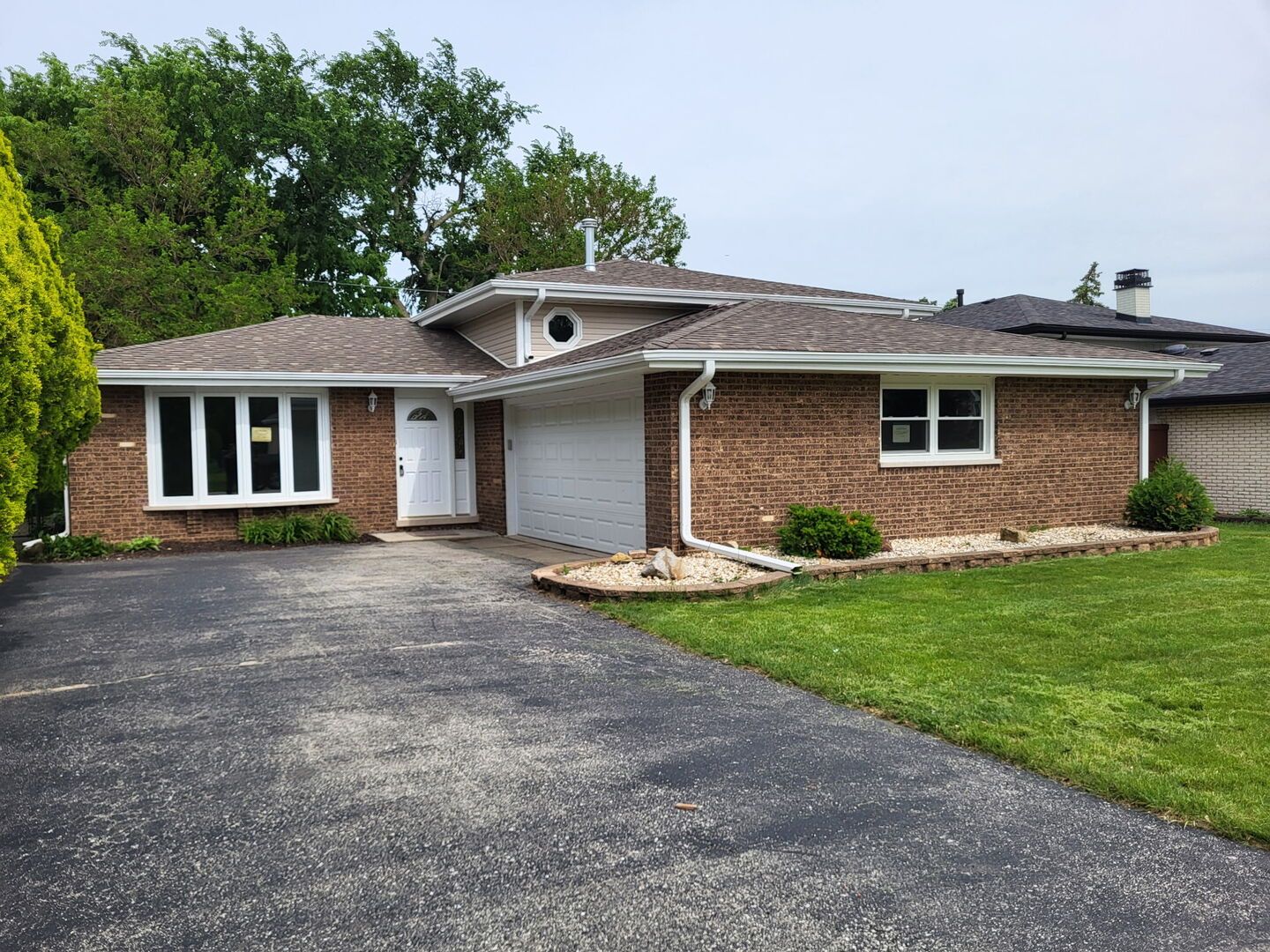 7547 Blazer Avenue — Justice, IL 60458
