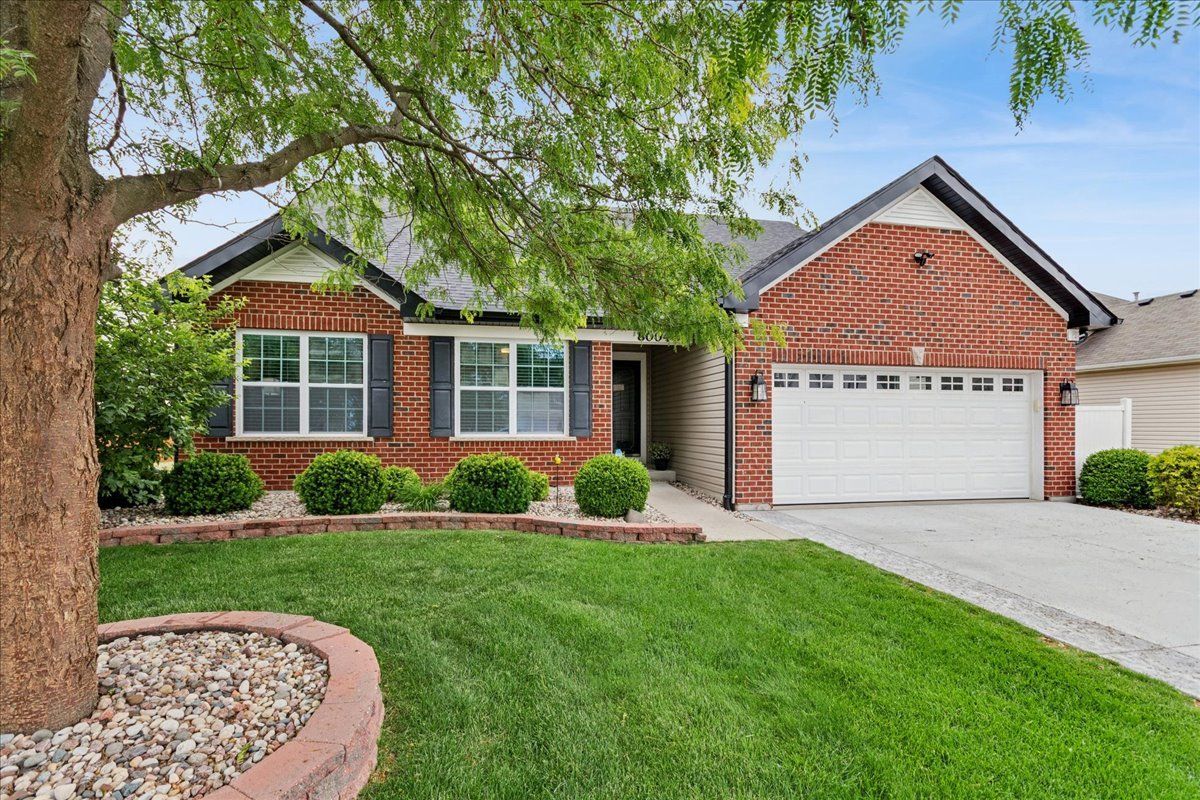 8004 Aaron Lane — Joliet, IL 60431