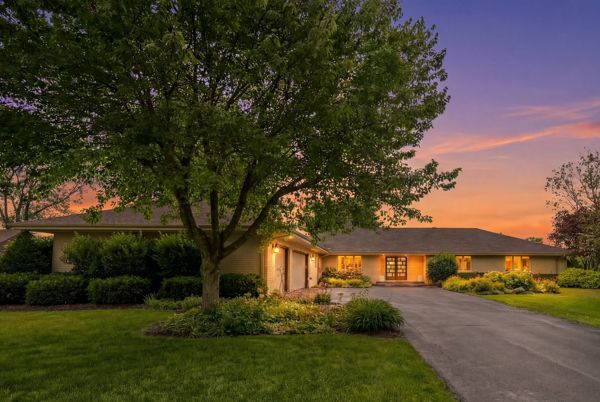 25730 N Eagle Drive — Mundelein, IL 60060