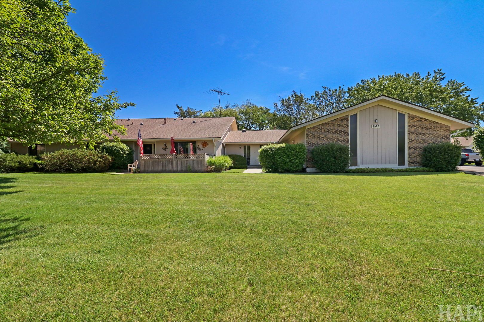 941 Wiltshire Drive #D — McHenry, IL 60050