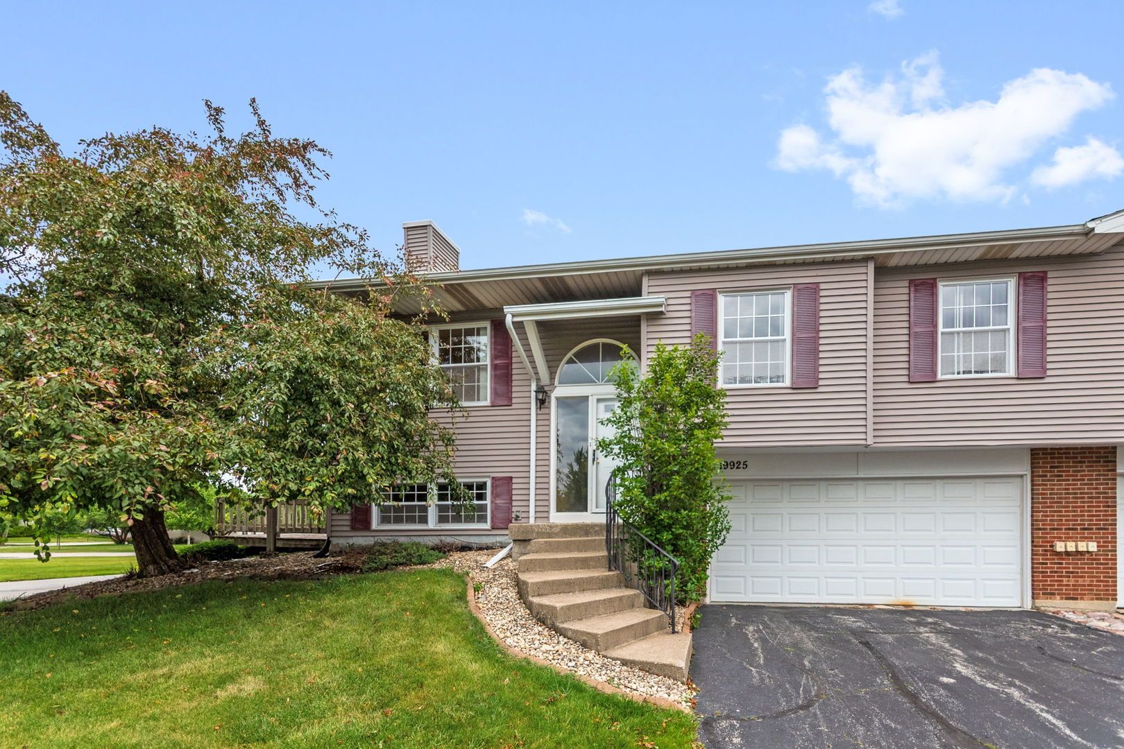 19925 S Edinburgh Lane — Frankfort, IL 60423