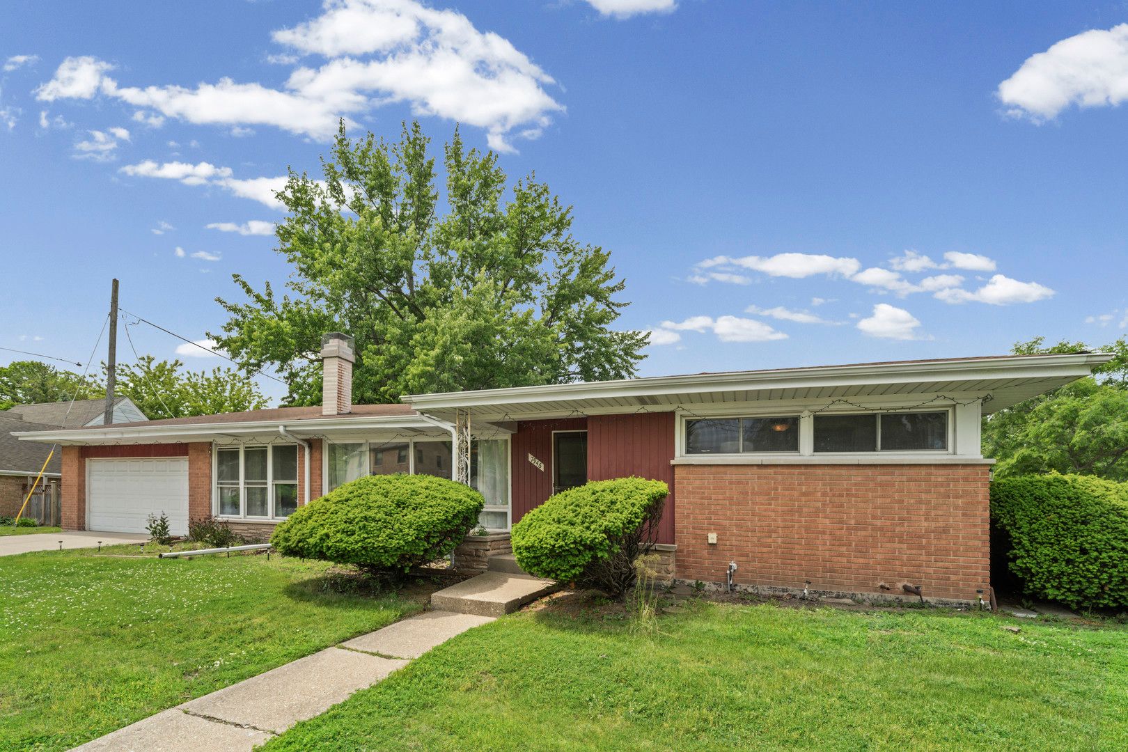 7946 Lotus Avenue — Morton Grove, IL 60053