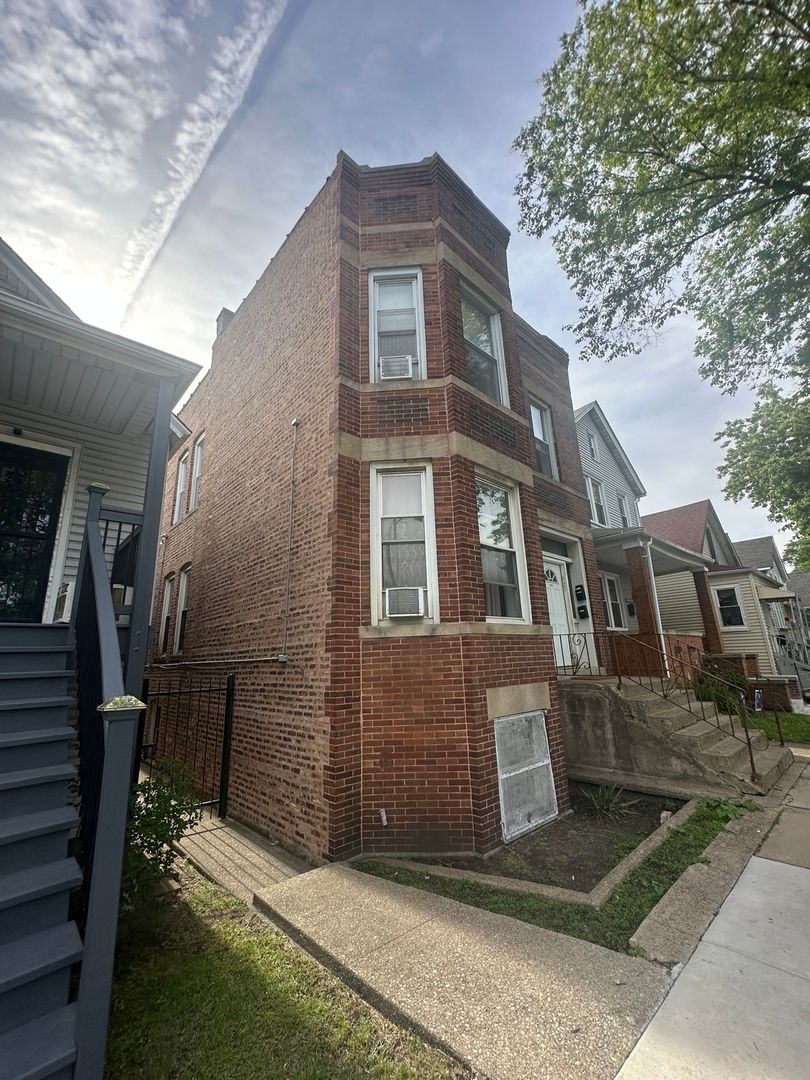 10634 S Avenue O — Chicago, IL 60617