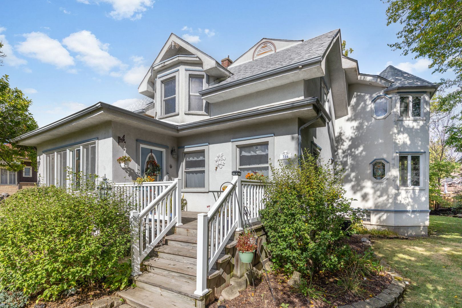 316 E Highland Avenue — Villa Park, IL 60181