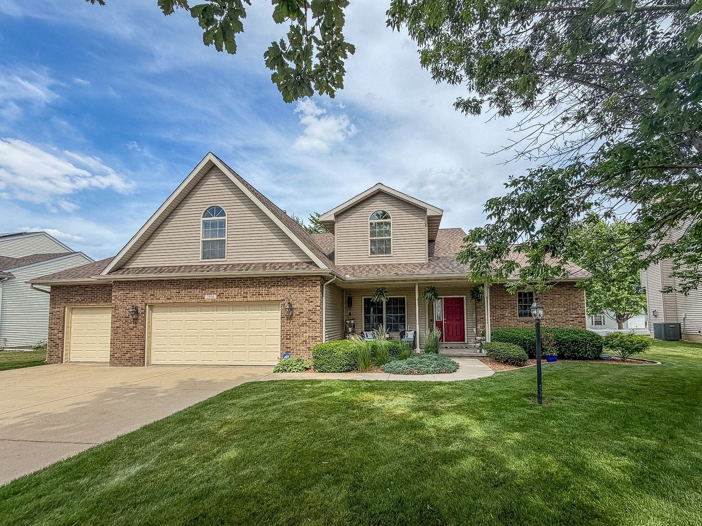 3906 Turnberry Drive — Champaign, IL 61822