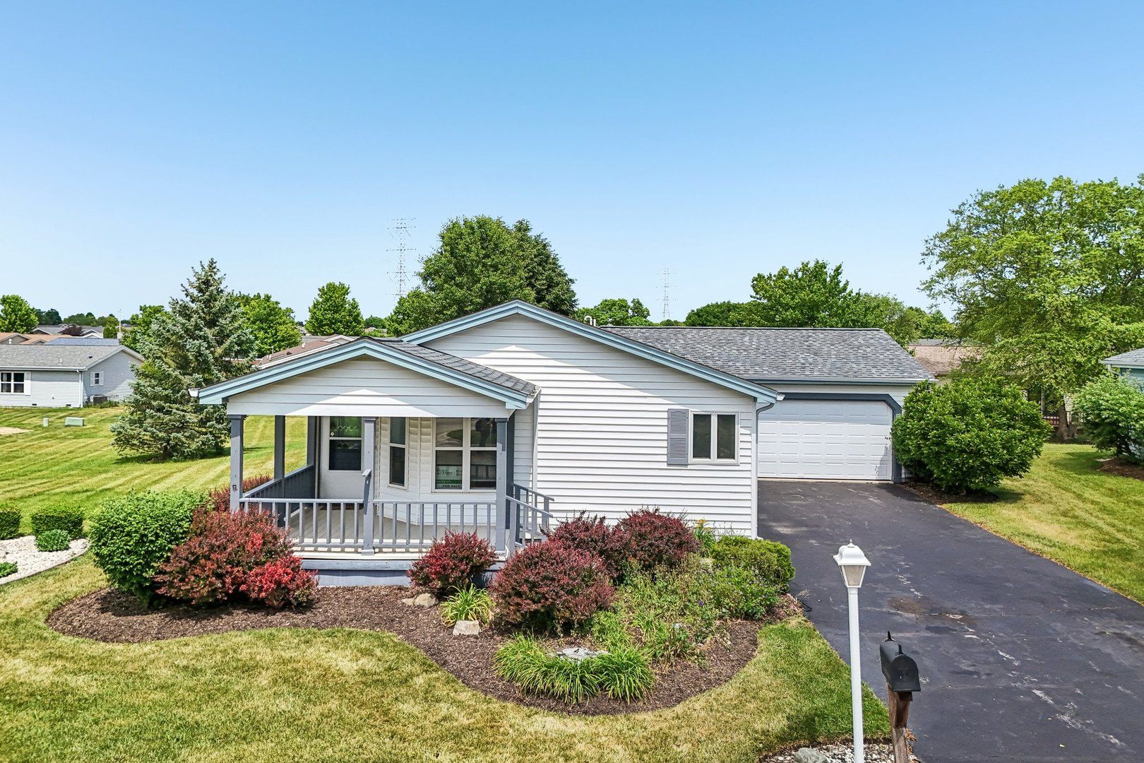 335 Belmont Court — Grayslake, IL 60030
