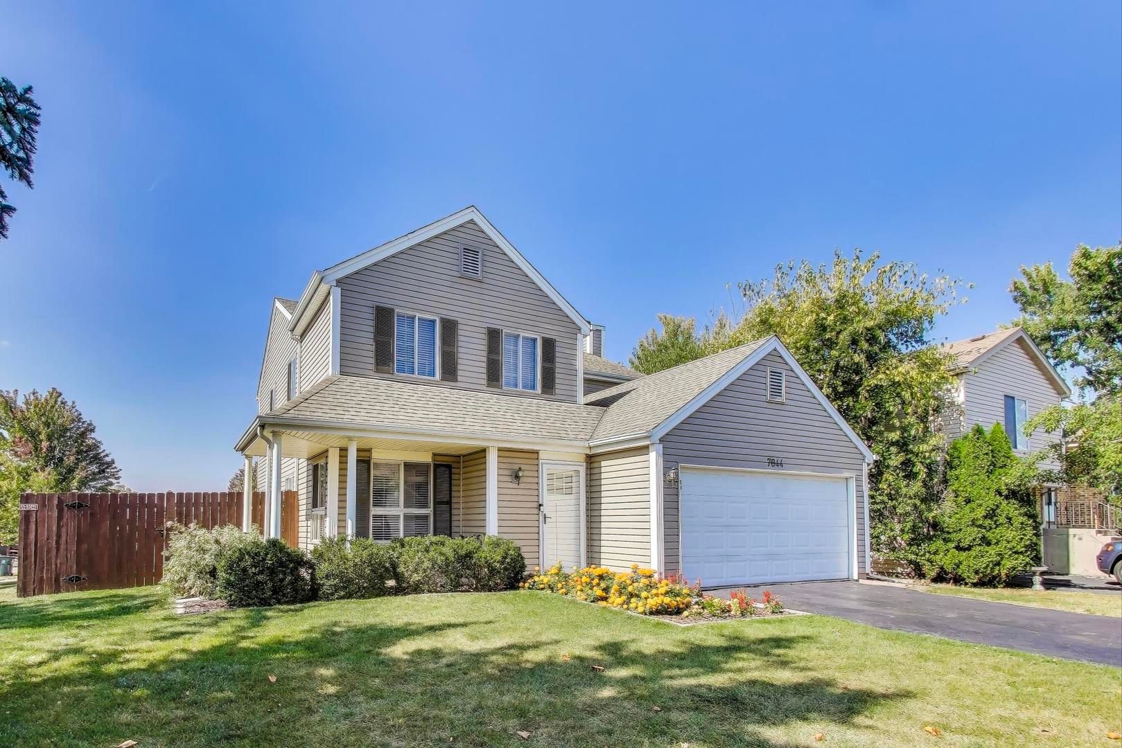 7044 Yorkshire Drive — Woodridge, IL 60517