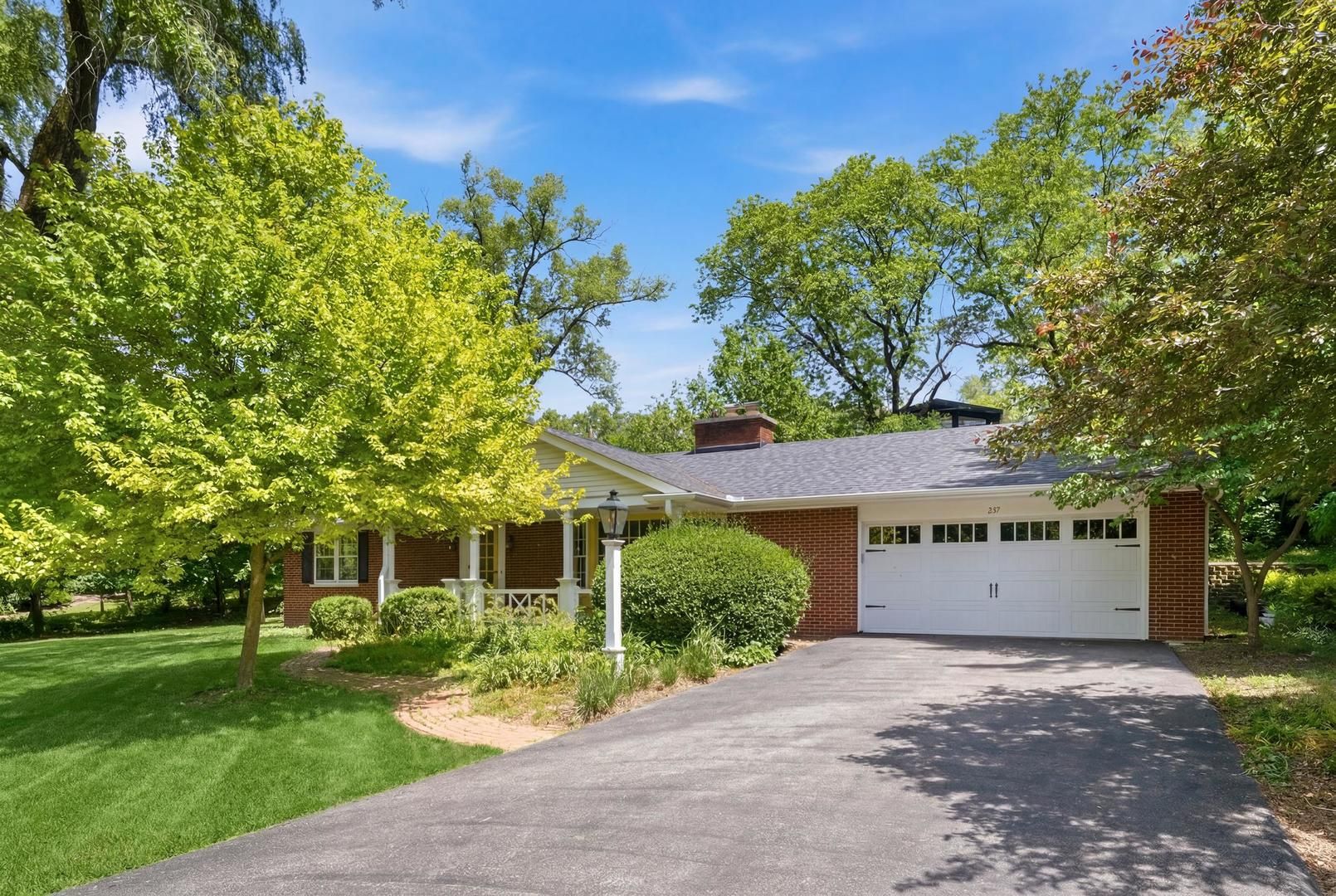 237 Beachview Lane — North Barrington, IL 60010
