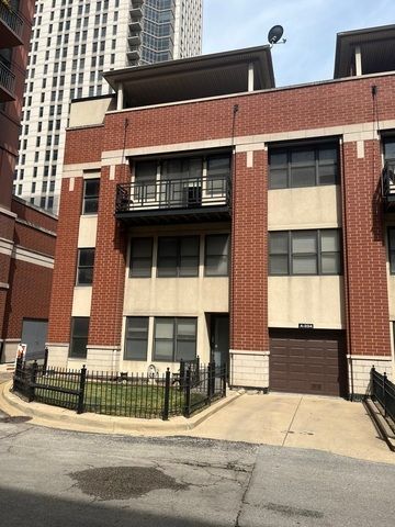334 N Jefferson Street #A — Chicago, IL 60661