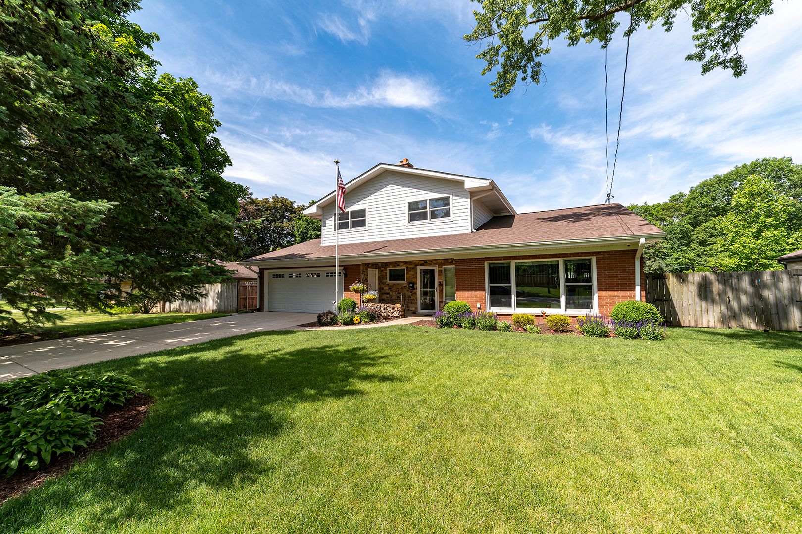 314 April Court — North Aurora, IL 60542