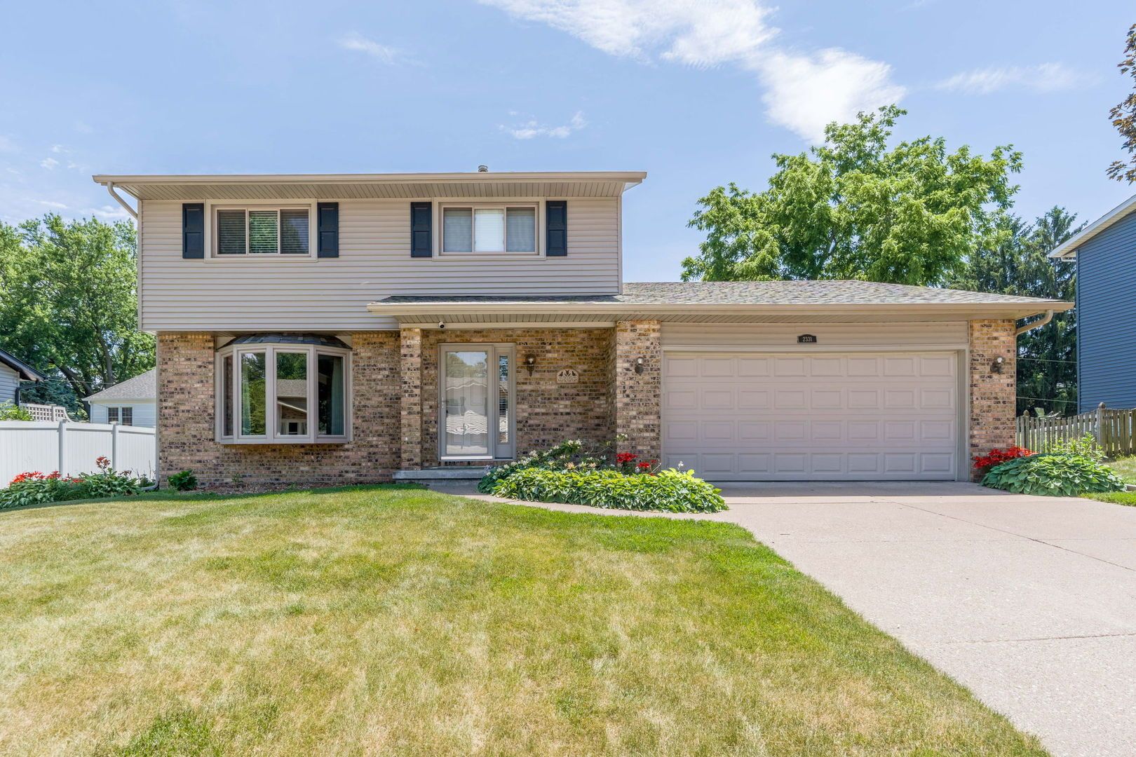 2331 E 33rd Street — Davenport, IA 52807