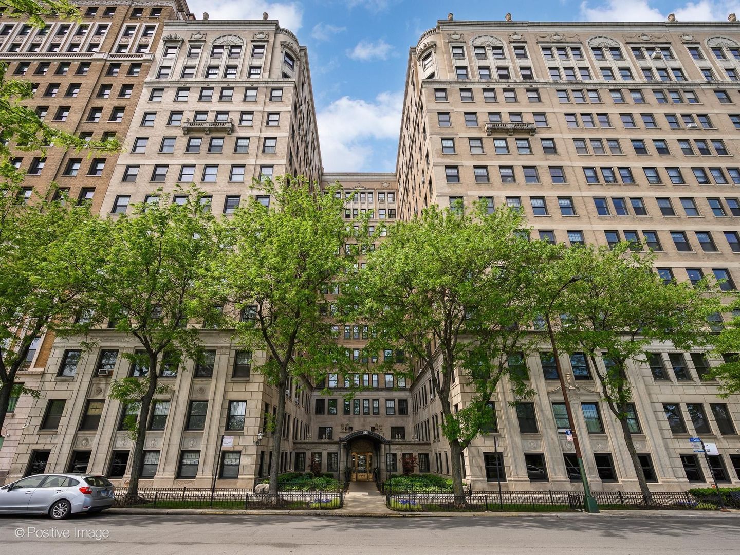 3520 N LAKE SHORE Drive #6N — Chicago, IL 60657