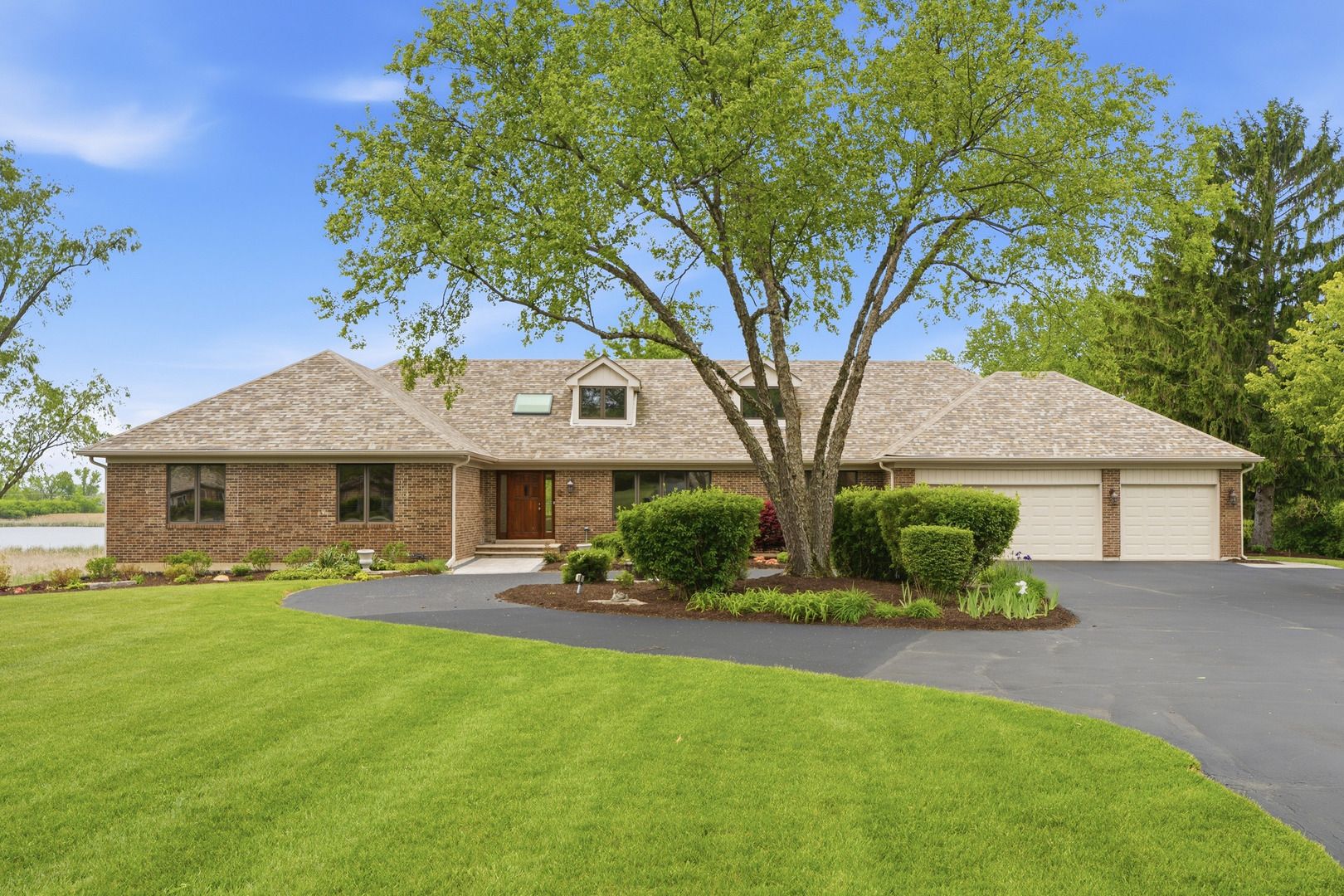 2208 Shetland Road — Inverness, IL 60010