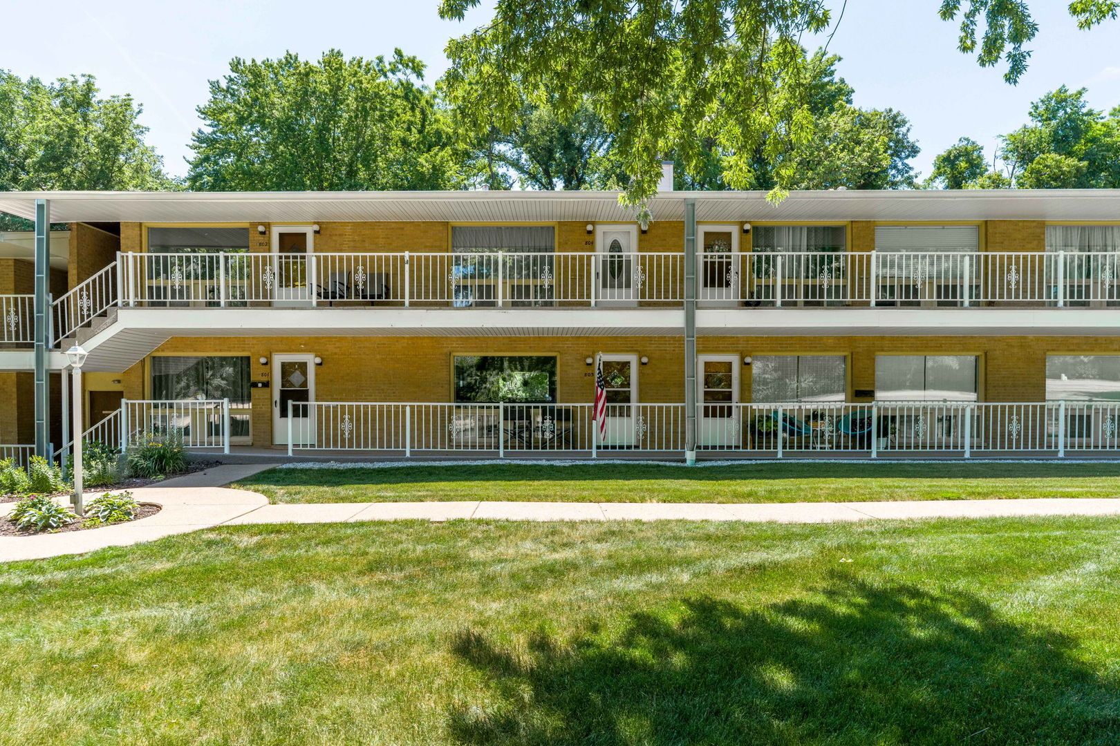 1104 KIMBERLY Road #804 — Bettendorf, IA 52722