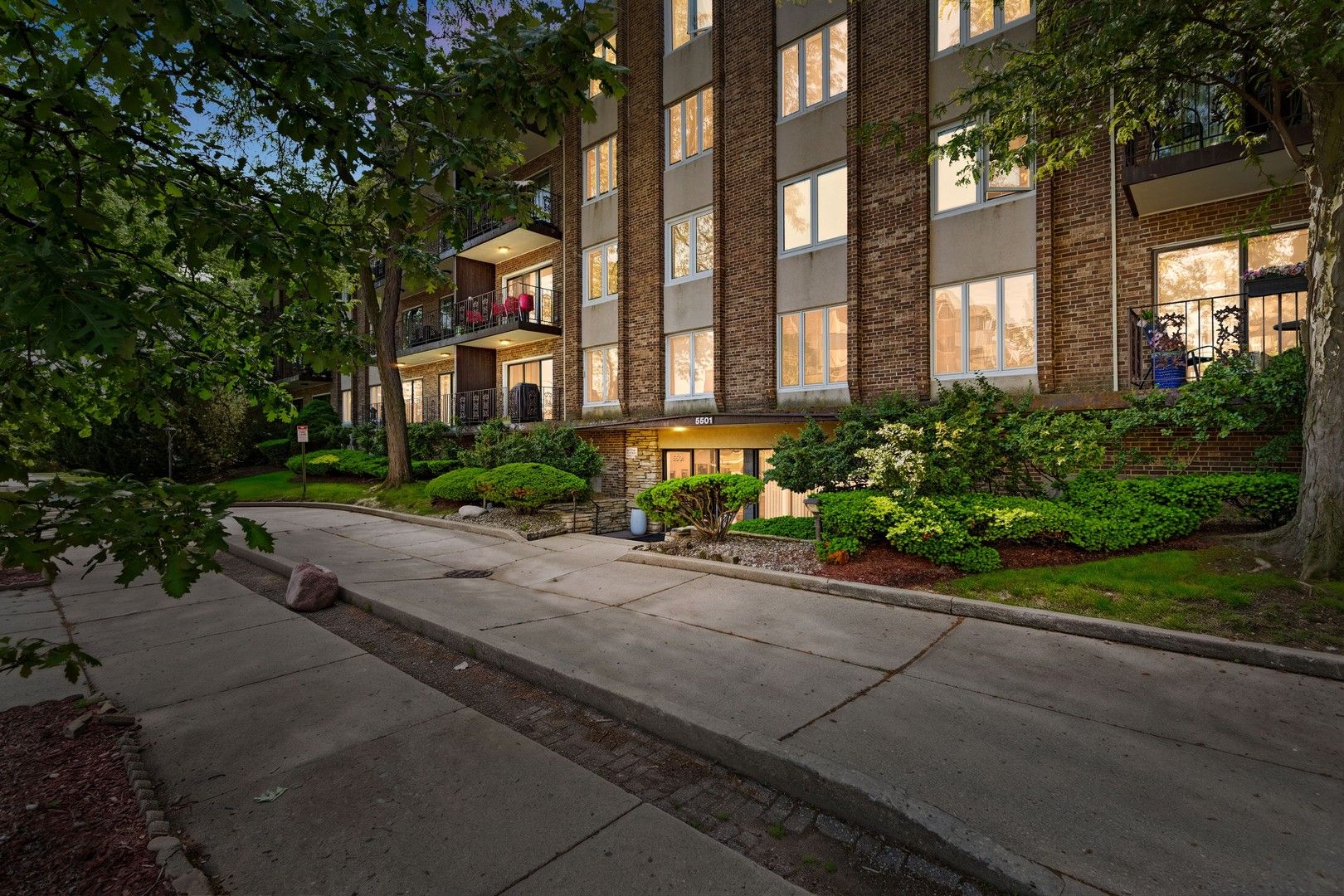 5501 Lincoln Avenue #404 — Morton Grove, IL 60053