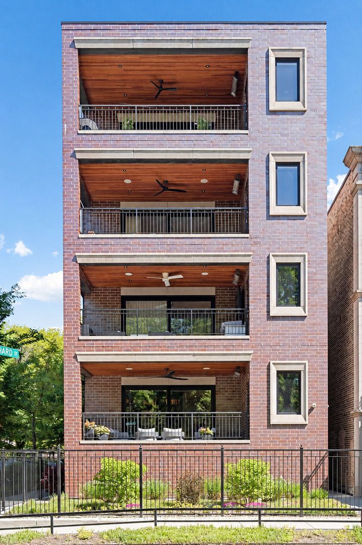 2207 N Orchard Street #1 — Chicago, IL 60614