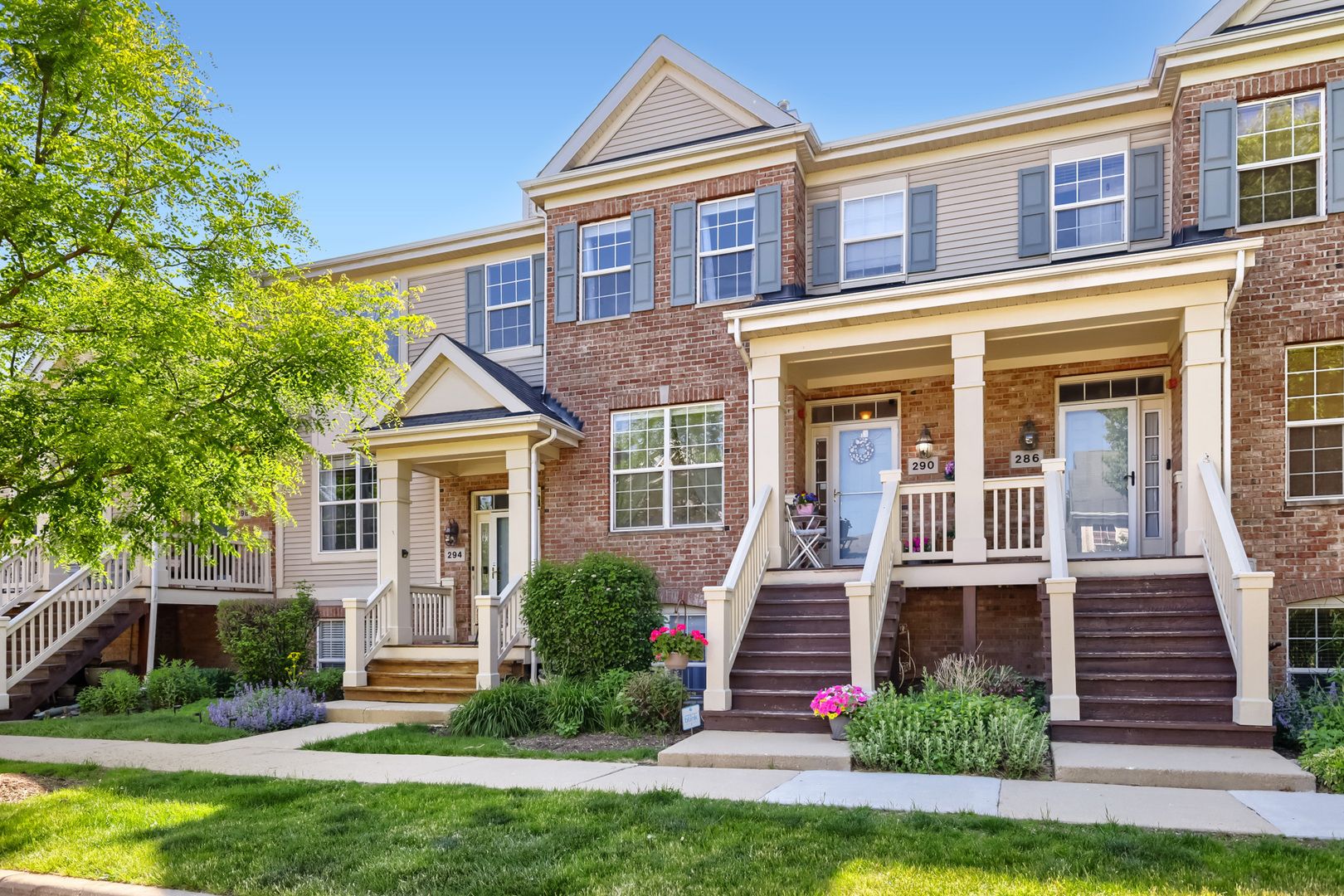 290 Broadmoor Lane — Bartlett, IL 60103