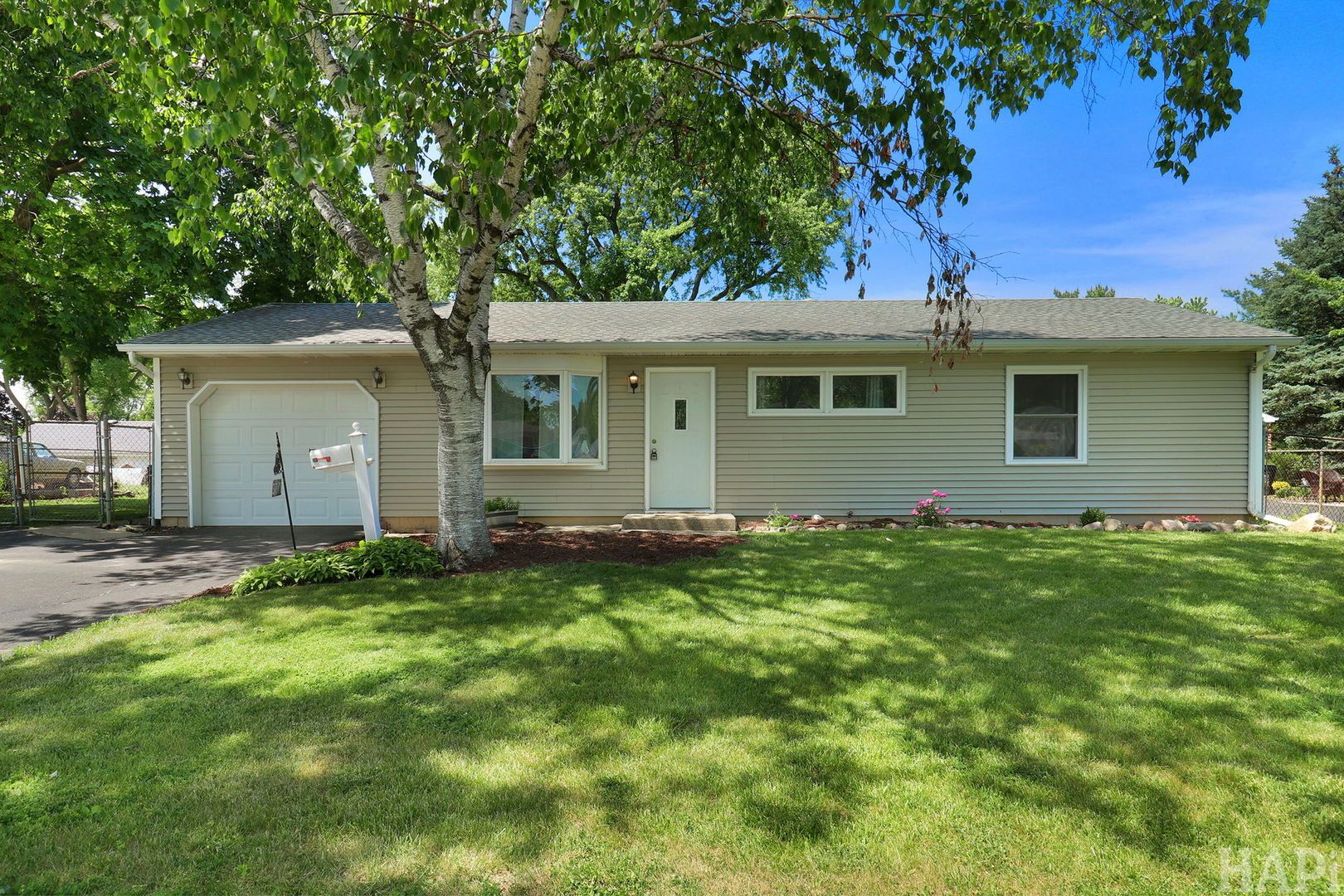 37178 N Grandwood Drive — Gurnee, IL 60031