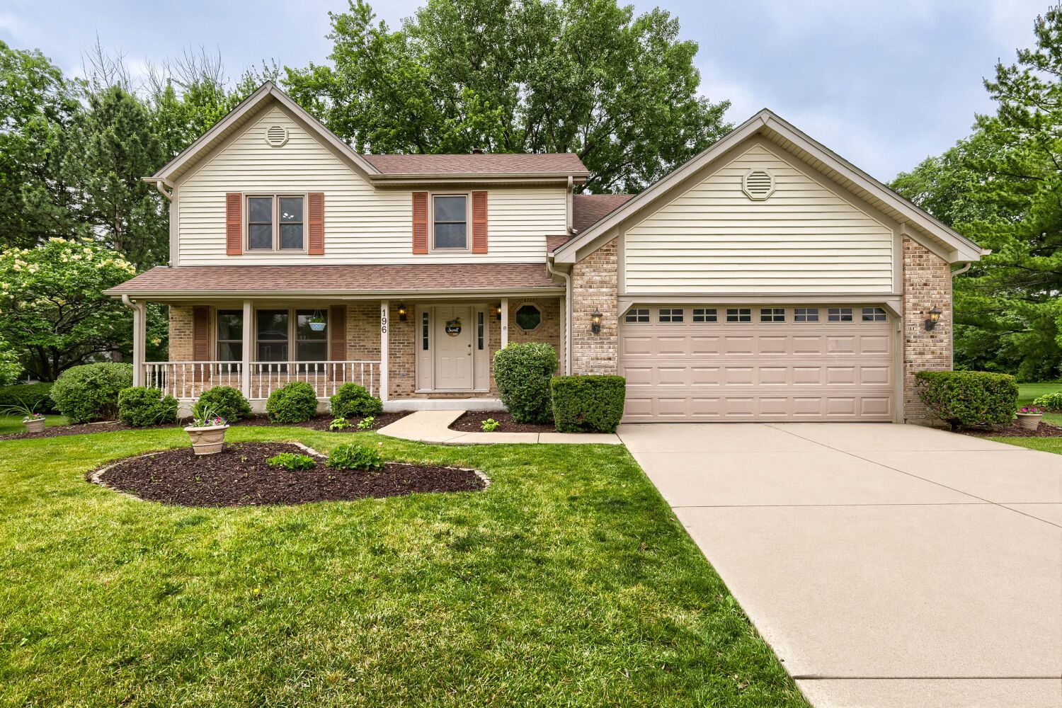 196 Constitution Drive — Bloomingdale, IL 60108