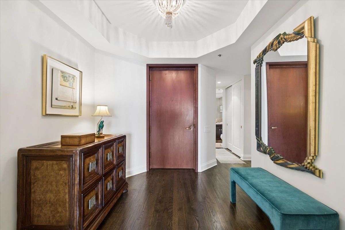 950 N Michigan Avenue #3805 — Chicago, IL 60611