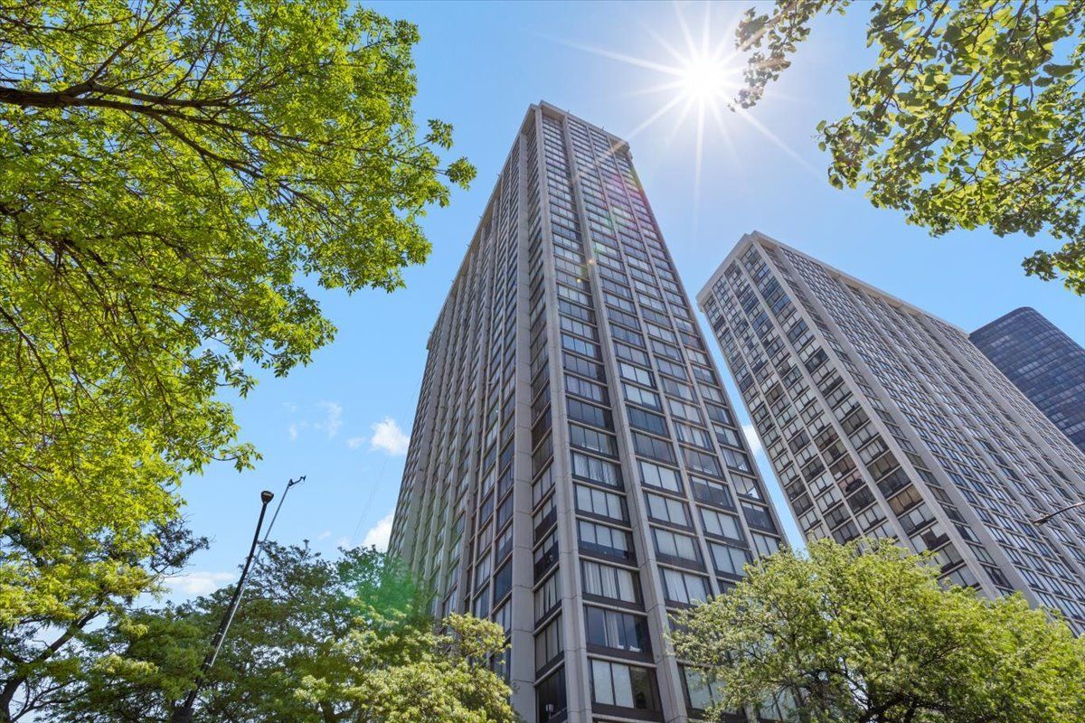 5455 N SHERIDAN Road #3106 — Chicago, IL 60640
