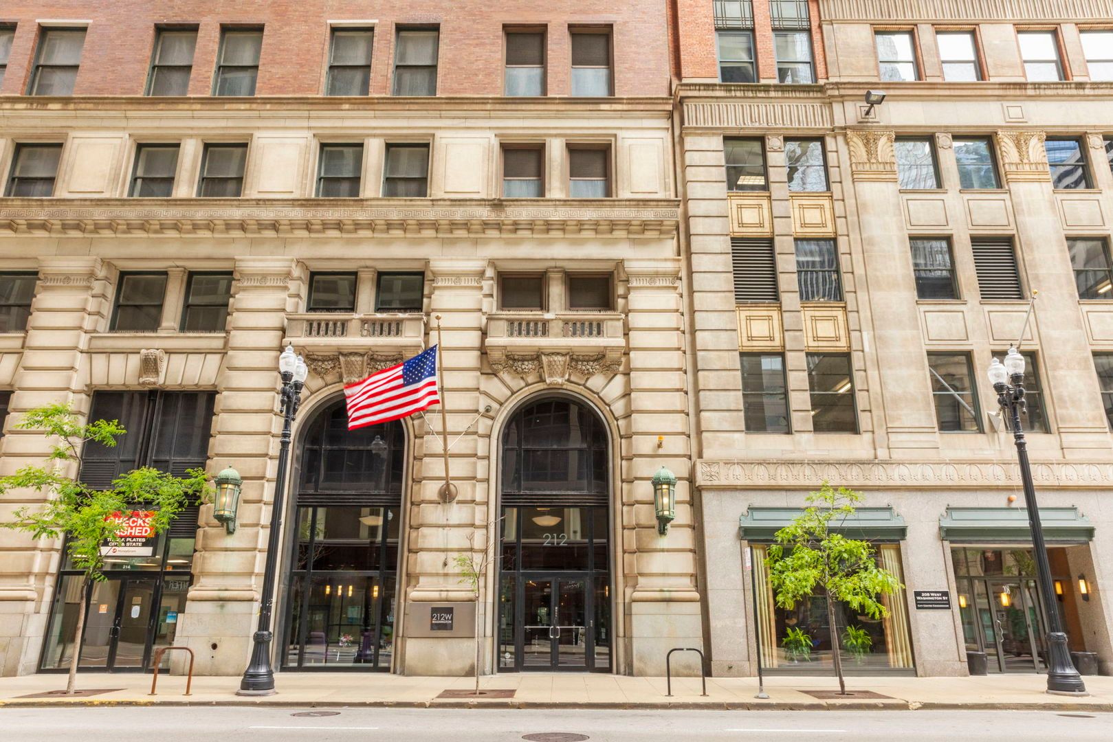 212 W Washington Avenue #1508 — Chicago, IL 60606