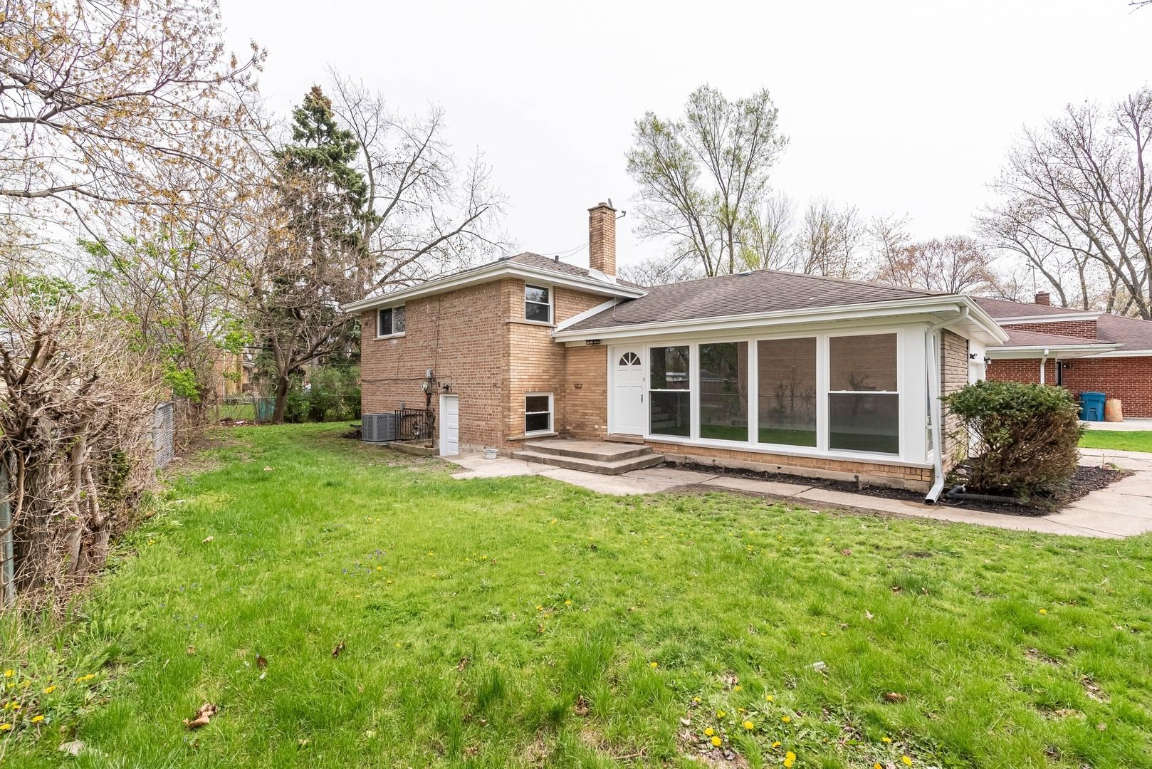 16039 Marion Drive — South Holland, IL 60473