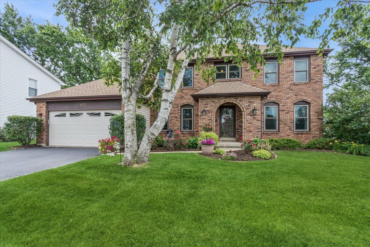 1573 Clemson Drive — Naperville, IL 60565