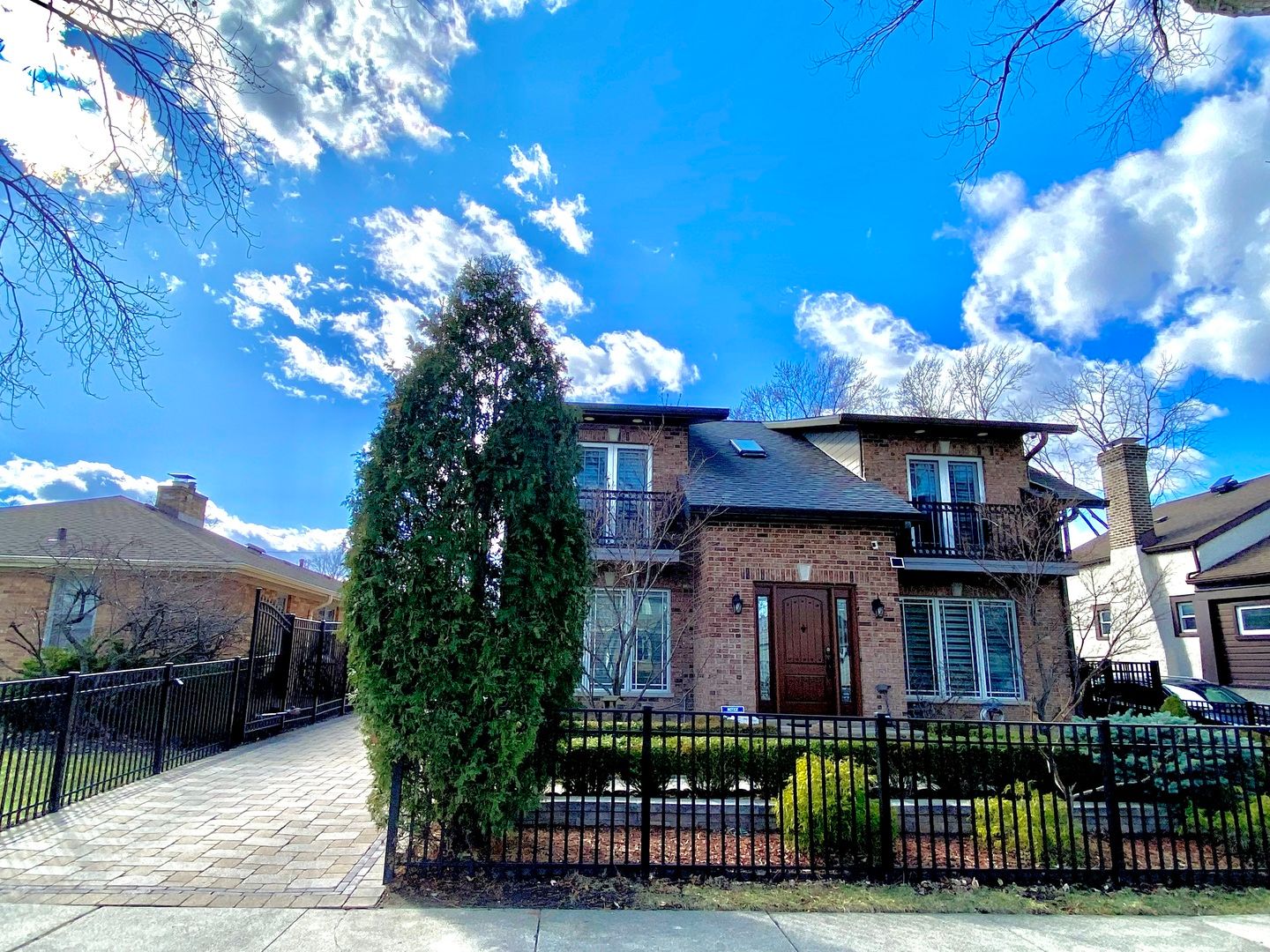 1052 Margret Street — Des Plaines, IL 60016