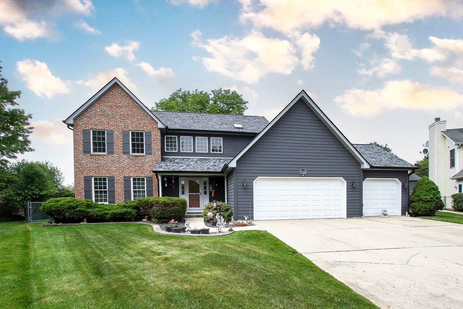 2153 Jordan Circle — Elgin, IL 60123
