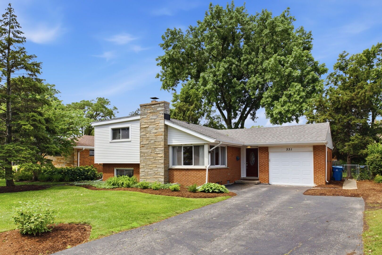 331 E Huntington Avenue — Elmhurst, IL 60126