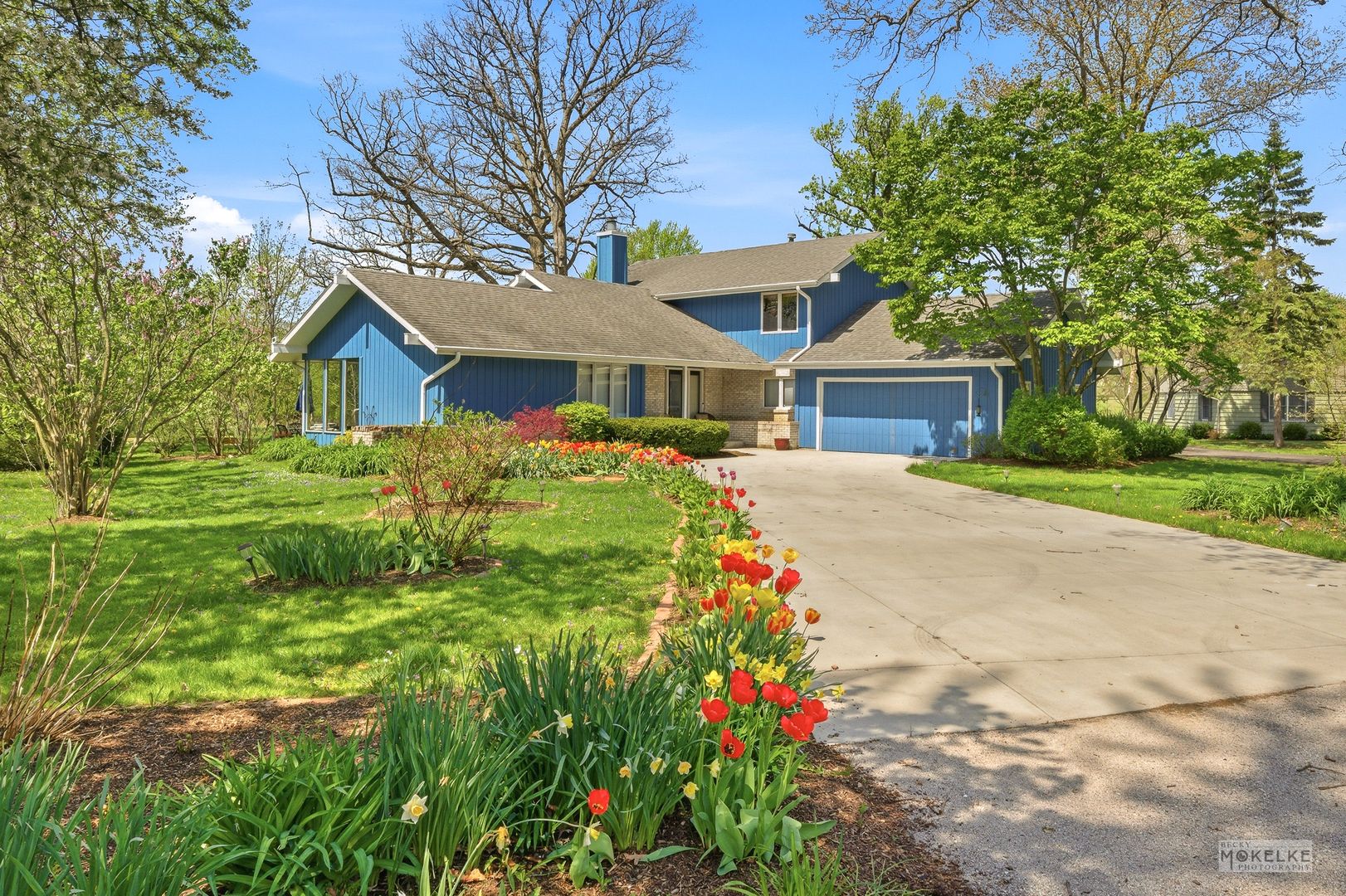 3S830 Thornapple Tree Road — Sugar Grove, IL 60554